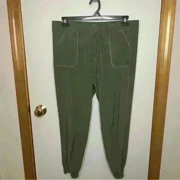 Albion Joggers Women Large Green Nylon Spandex Blend Drawstring Cuffed - Picture 1 of 13